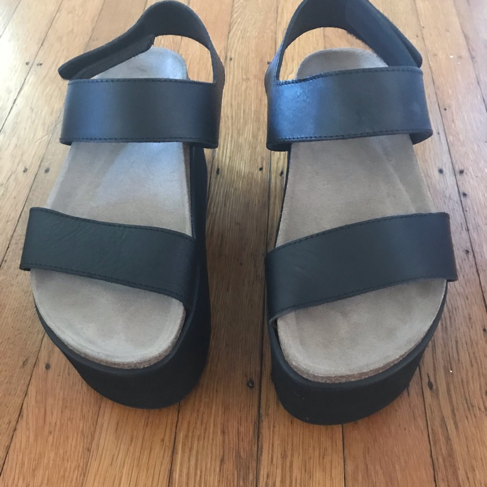 YES Platform Sandal